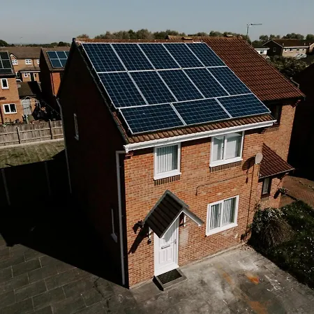 Stylish House With Office & Garden Holiday home *
