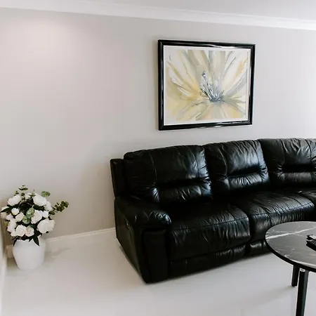 Holiday home Stylish House With Office & Garden