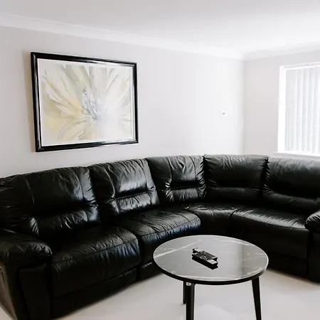 Stylish House With Office & Garden Thornaby on Tees
