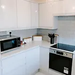Morville Court - 2 Bed House With Office Ferienhaus Thornaby on Tees